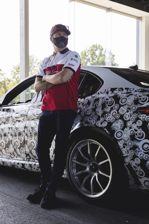 F1 Pilotları Räikkönen ve Giovinazzi yeni Alfa Romeo Giulia GTA’yı test Etti