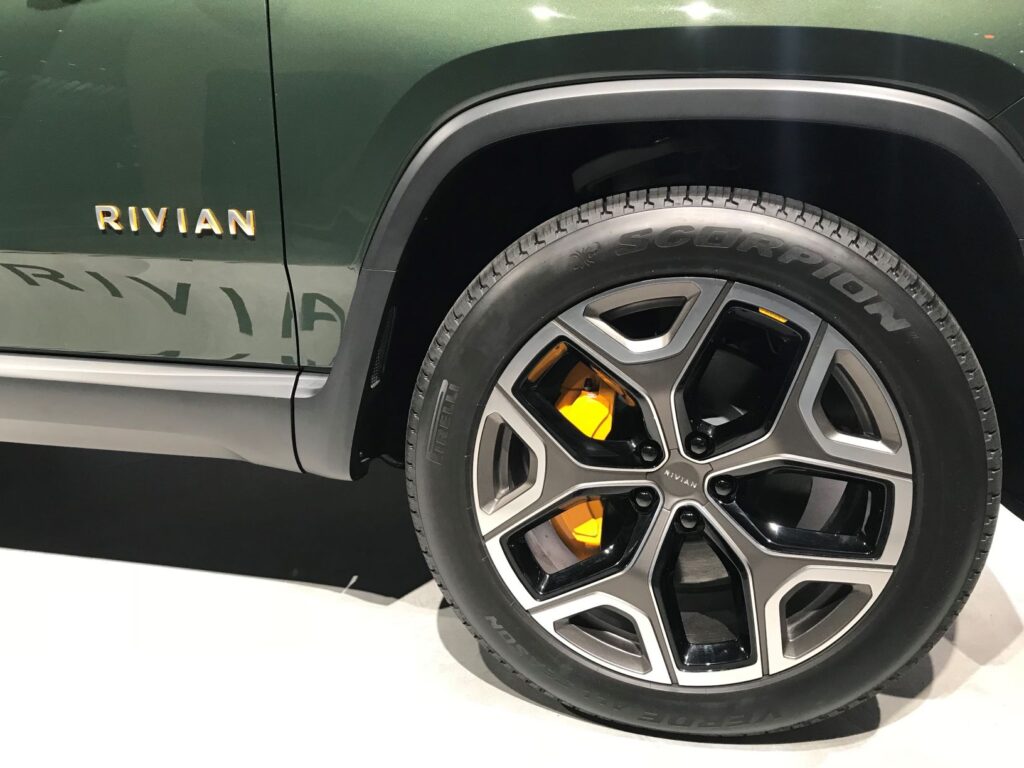 Pirelli Dünyanın ilk elektrikli Pick-up’ı Rivian için lastik üretti