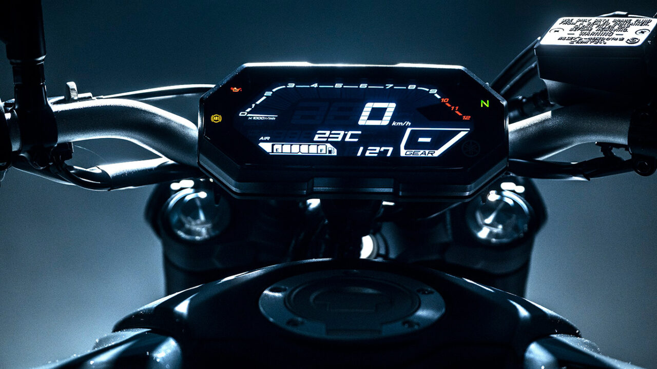 Yamaha’nin Hyper Naked modeli MT-07 yenilenmiş olarak karşımıza çıktı