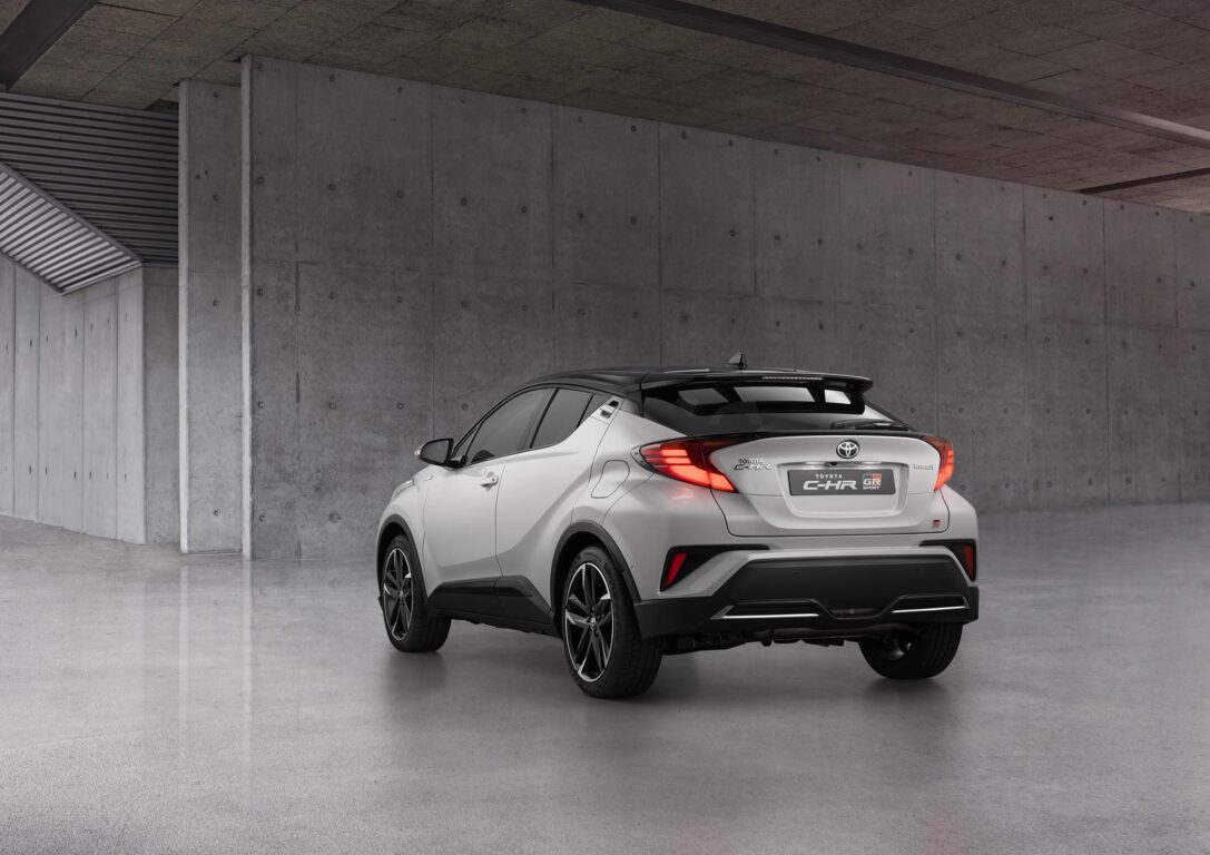 Toyota’nın sportif GR Sport ürün gamına C-HR da katıldı
