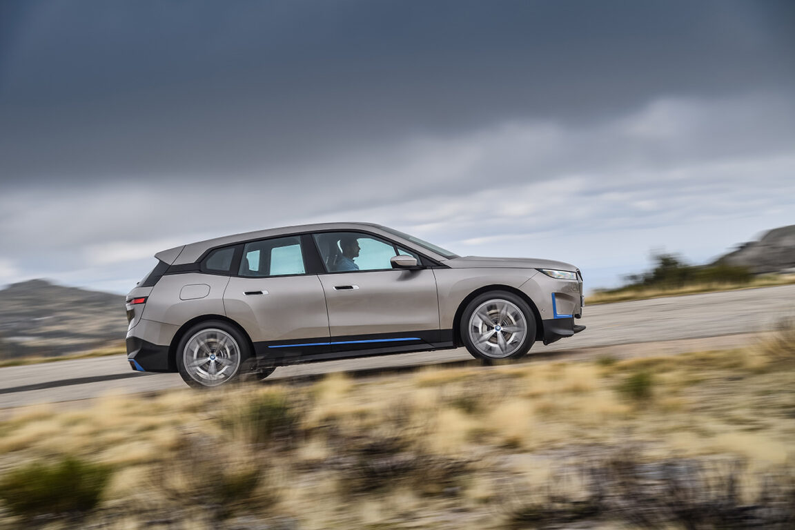 BMW’nin yeni elektrikli modeli iX
