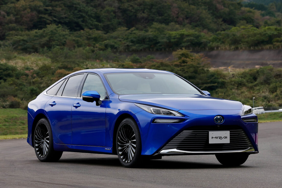 Hidrojen yakıt hücreli Mirai modelinin yeni neslini dünyaya tanıttı
