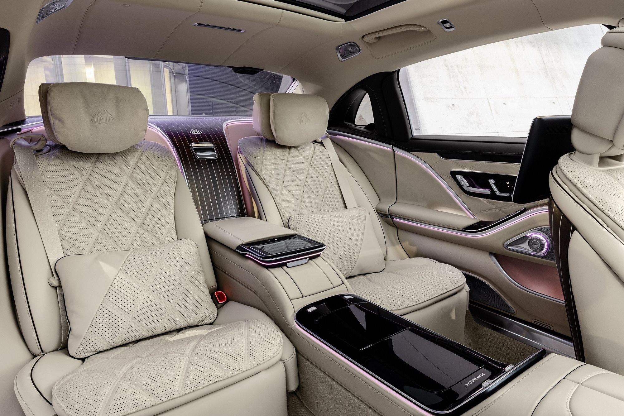 En lüks otomobil Mercedes Maybach S-Serisi tanıtıldı
