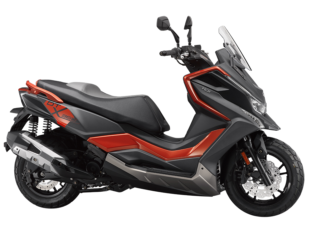 Dünyanın ilk adventure crossover maxi scooter'ı