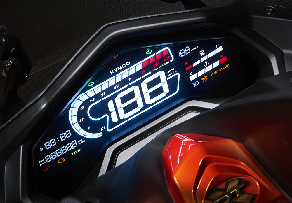 Dünyanın ilk adventure crossover maxi scooter’ı