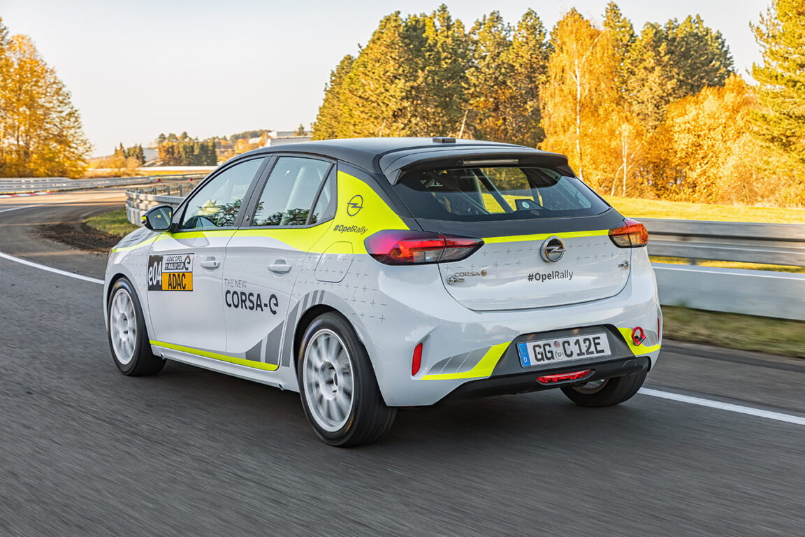 Elektrikli ralli otomobili Corsa-e yarışmaya hazır
