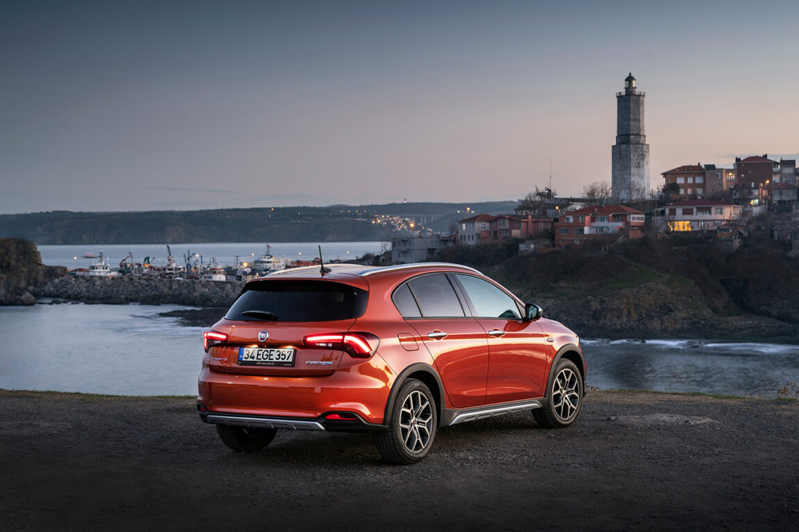 2021 Fiat Egea tanıtıldı ve satışa sunuldu. Fiat Egea Cross fiyatı açıklandı!
