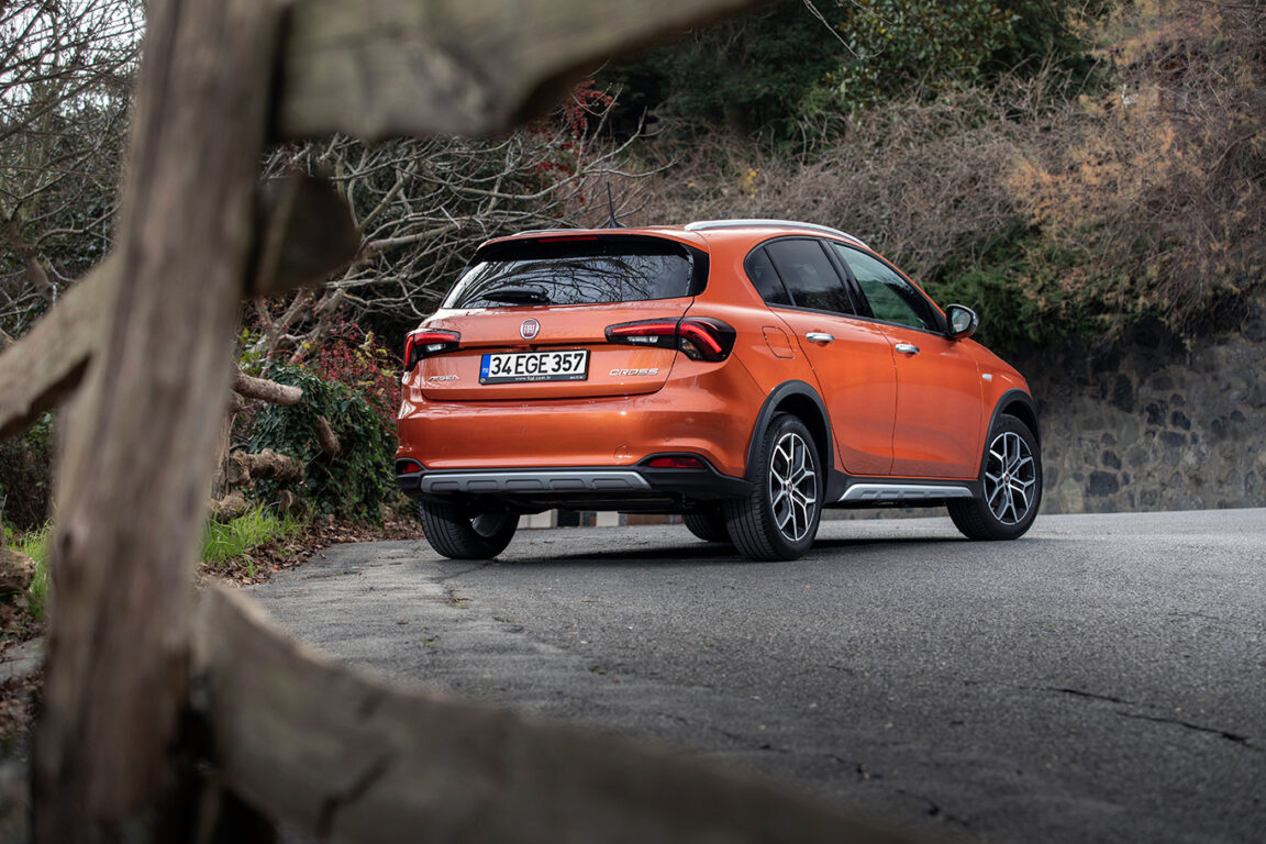 2021 Fiat Egea tanıtıldı ve satışa sunuldu. Fiat Egea Cross fiyatı açıklandı!
