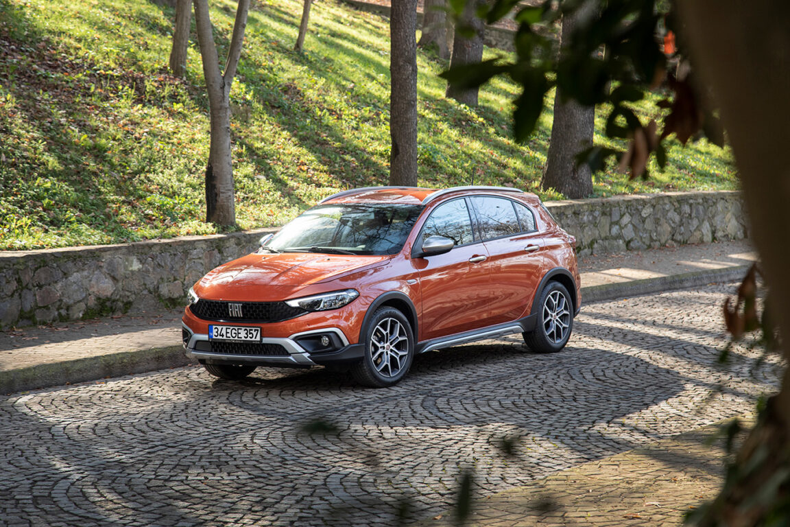 2021 Fiat Egea tanıtıldı ve satışa sunuldu. Fiat Egea Cross fiyatı açıklandı!
