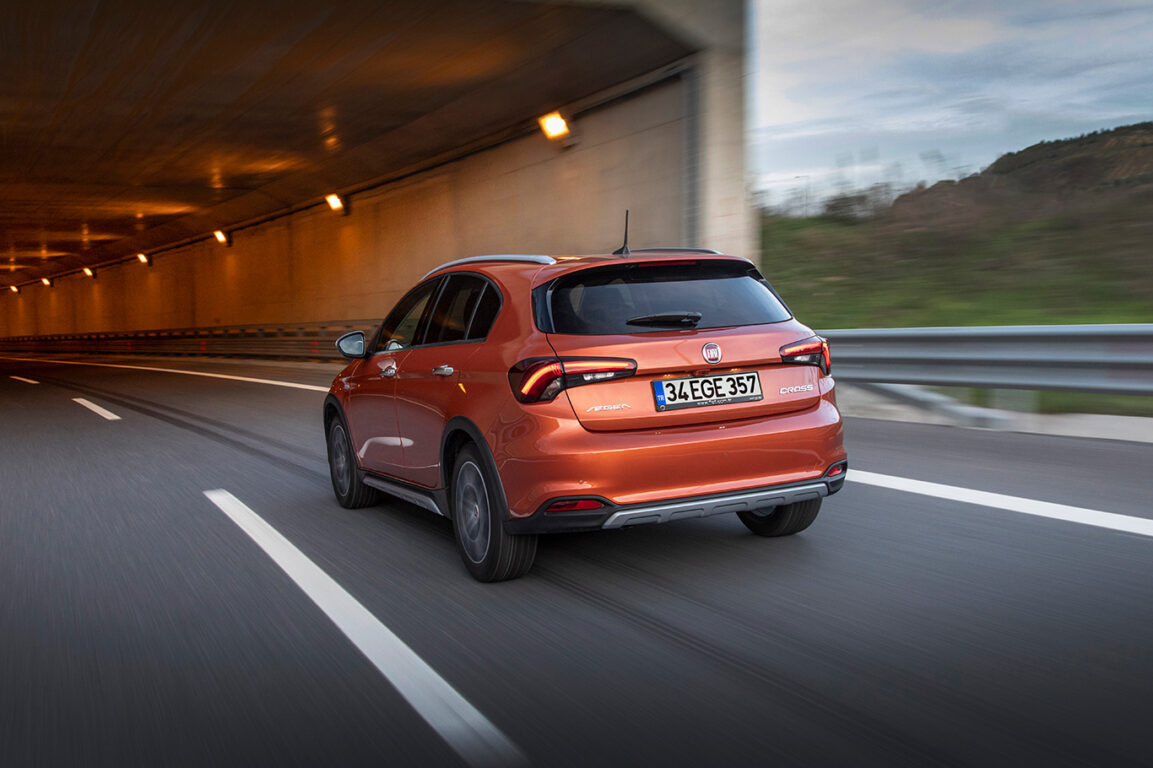 2021 Fiat Egea tanıtıldı ve satışa sunuldu. Fiat Egea Cross fiyatı açıklandı!