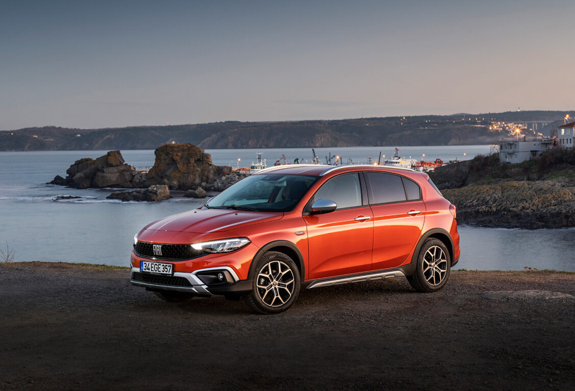 2021 Fiat Egea tanıtıldı ve satışa sunuldu. Fiat Egea Cross fiyatı açıklandı!