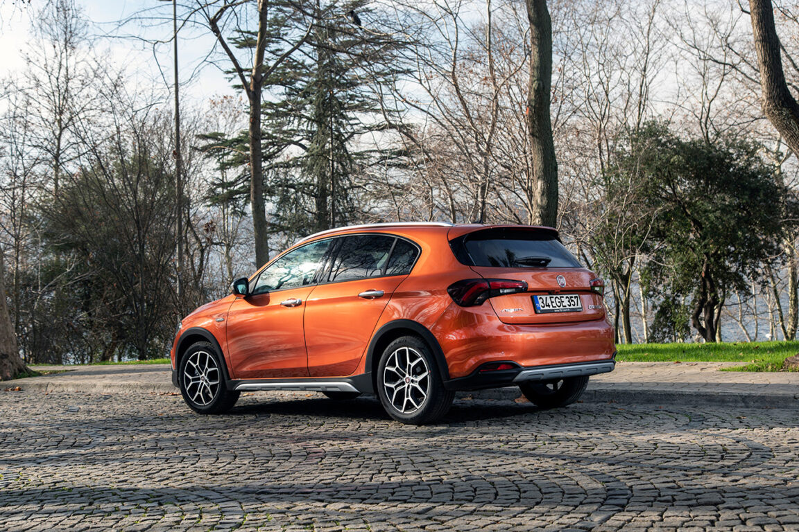 2021 Fiat Egea tanıtıldı ve satışa sunuldu. Fiat Egea Cross fiyatı açıklandı!