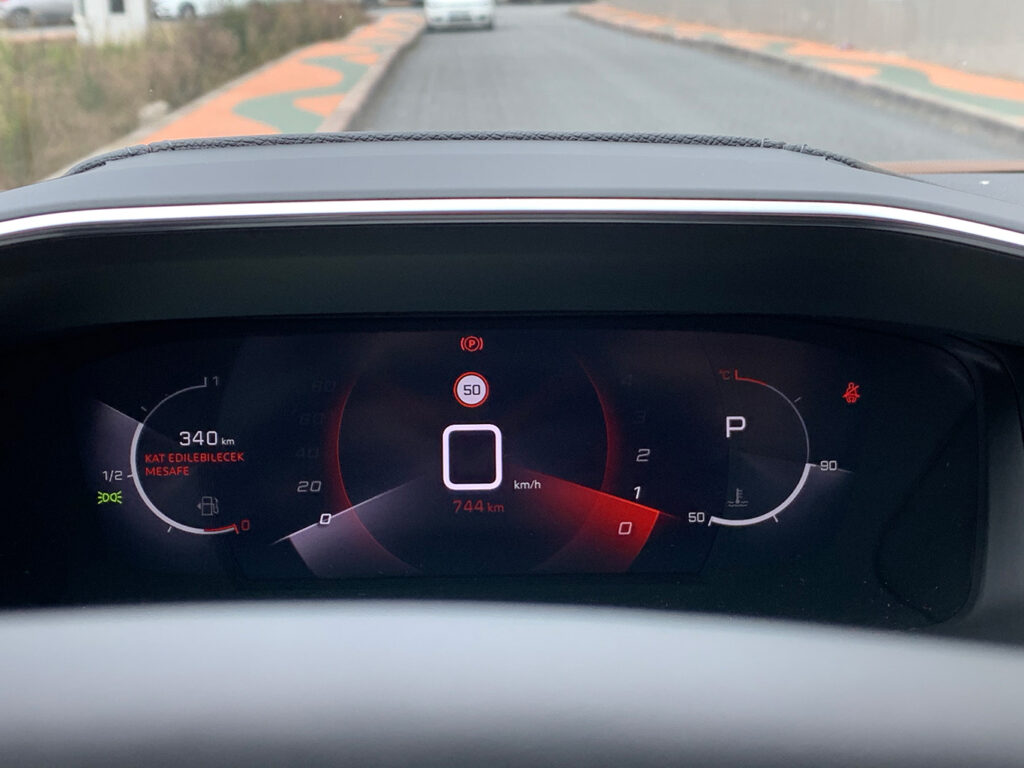 2021 Peugeot 2008 test sürüşü