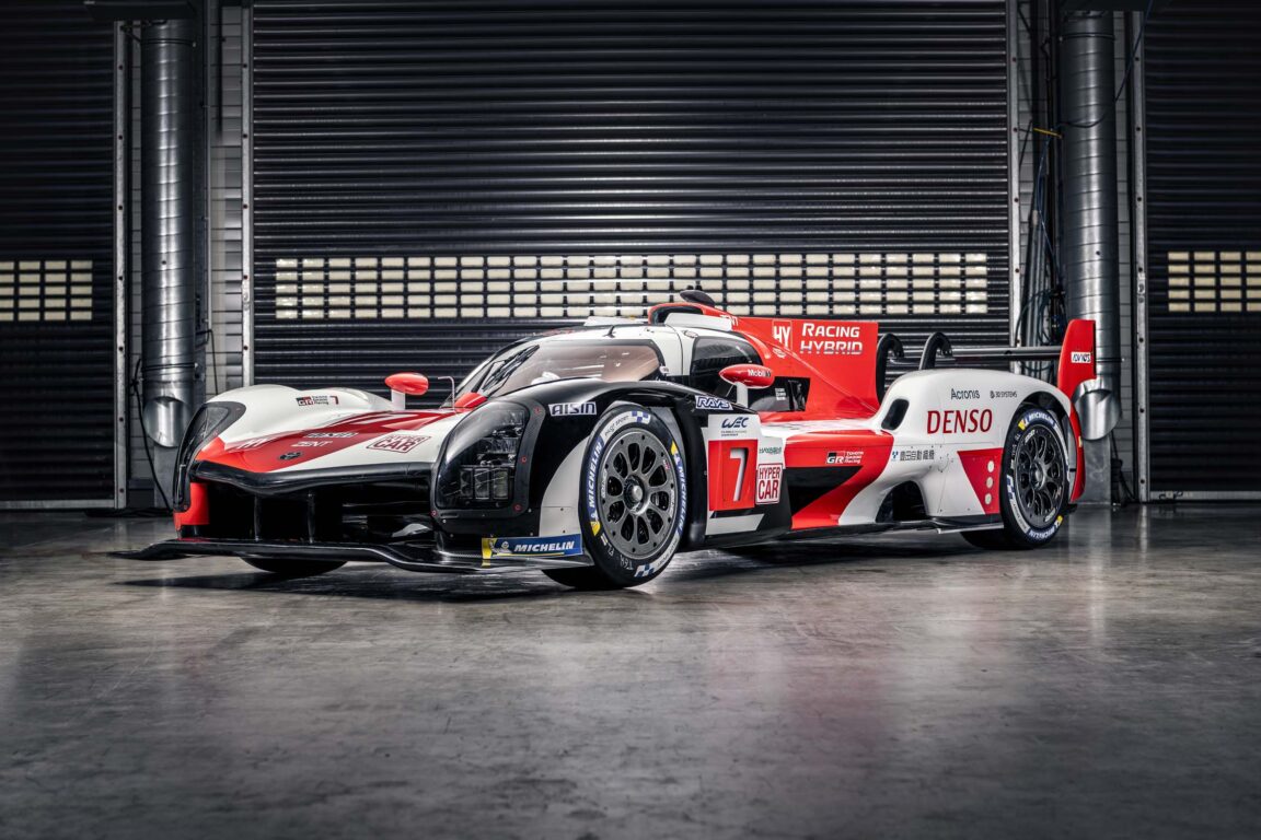 Toyota tamamen yeni GR010 HYBRID Le Mans hiper yarış aracını tanıttı