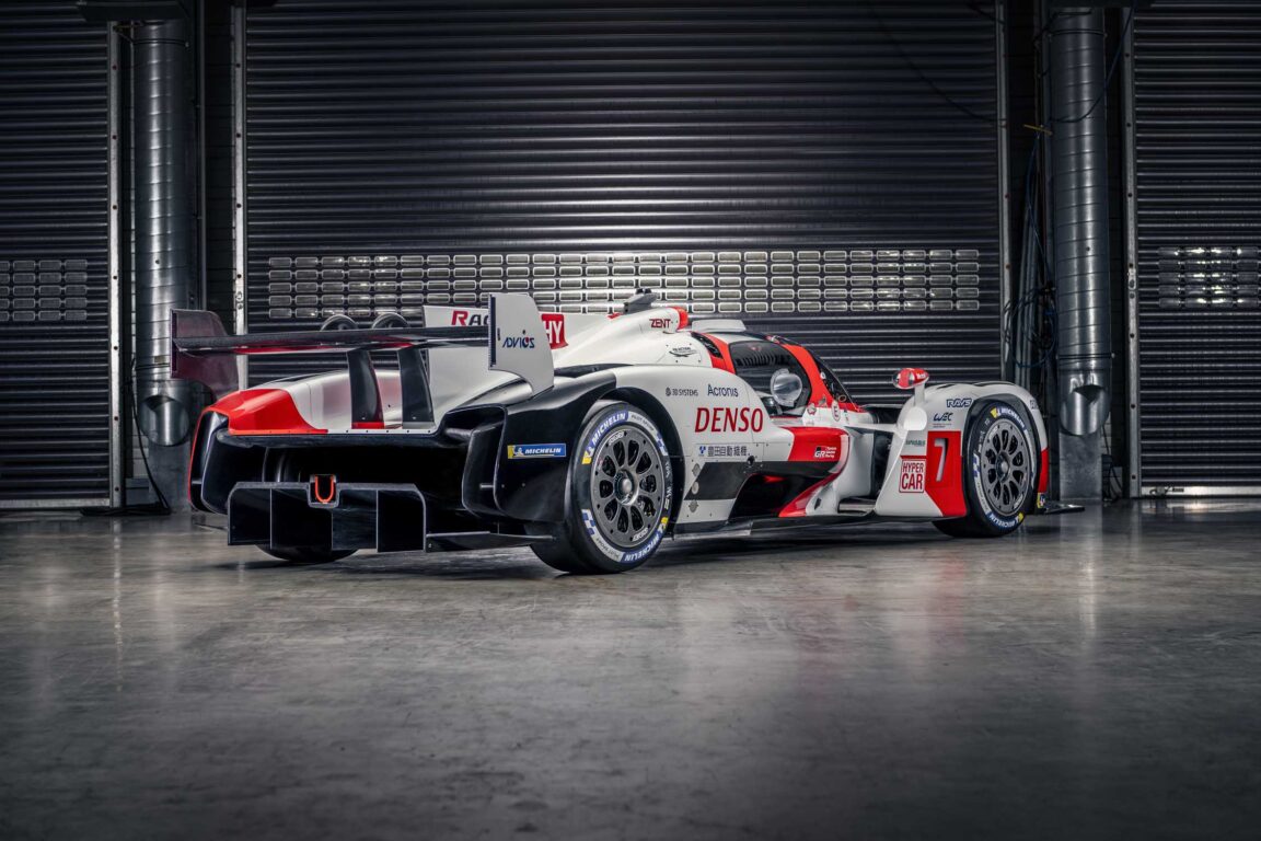Toyota tamamen yeni GR010 HYBRID Le Mans hiper yarış aracını tanıttı