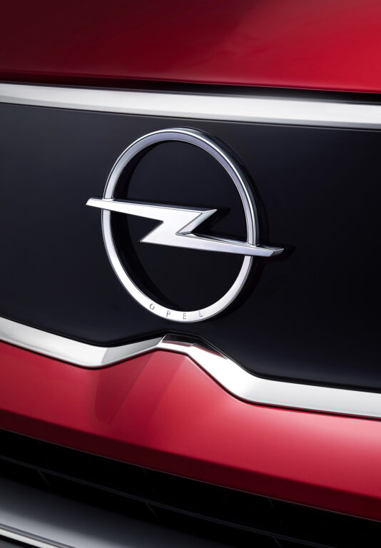 Opel’in yeni marka imajı yepyeni Crossland ile birlikte tanıtıldı