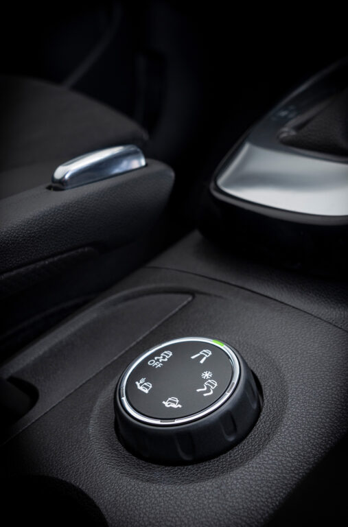 Opel’in yeni marka imajı yepyeni Crossland ile birlikte tanıtıldı