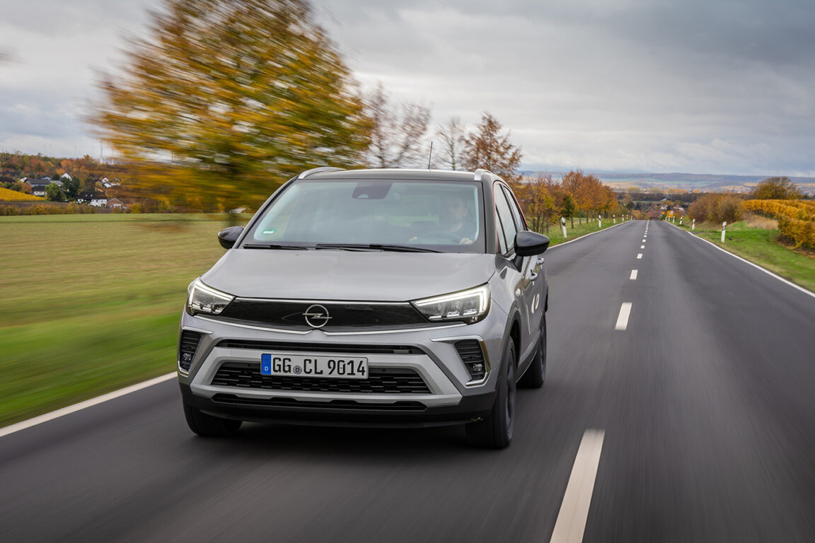 Opel’in yeni marka imajı yepyeni Crossland ile birlikte tanıtıldı