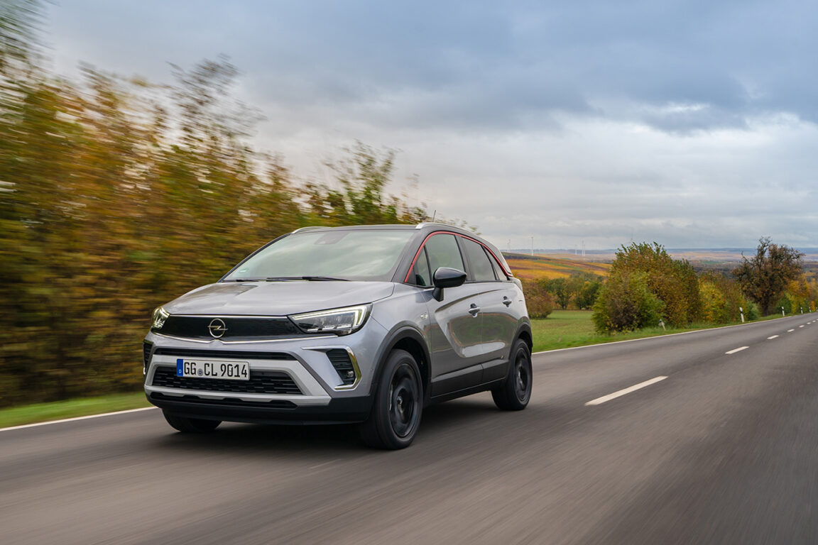 Opel’in yeni marka imajı yepyeni Crossland ile birlikte tanıtıldı