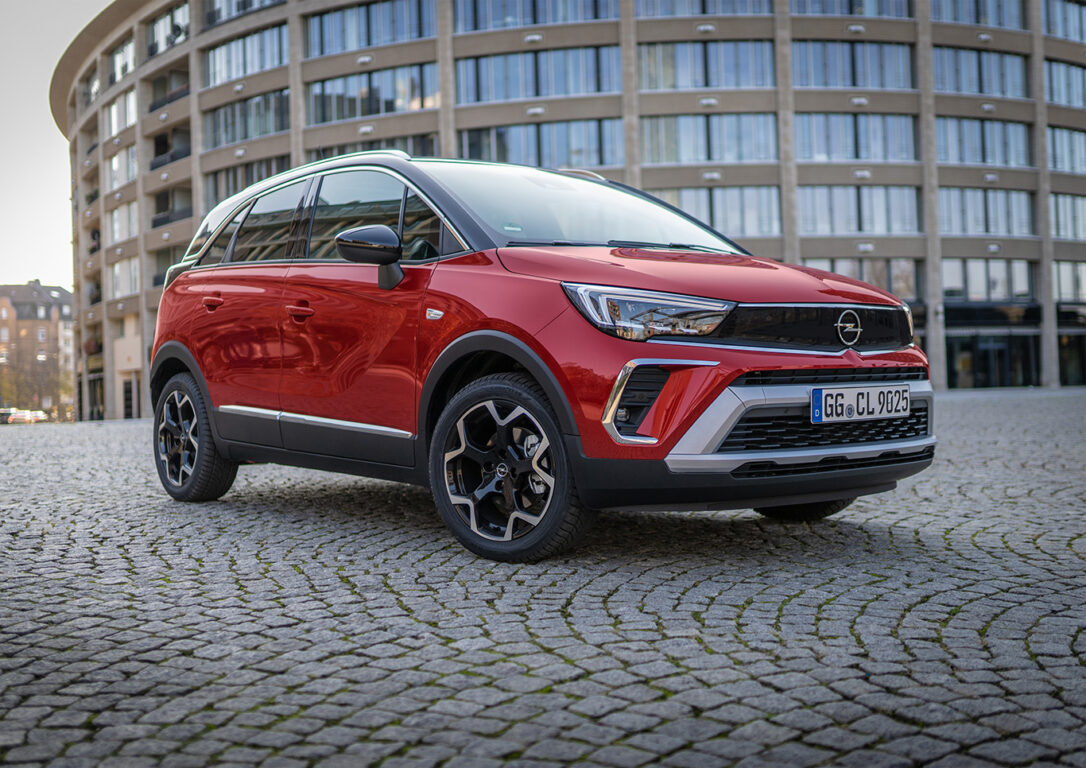 Opel’in yeni marka imajı yepyeni Crossland ile birlikte tanıtıldı