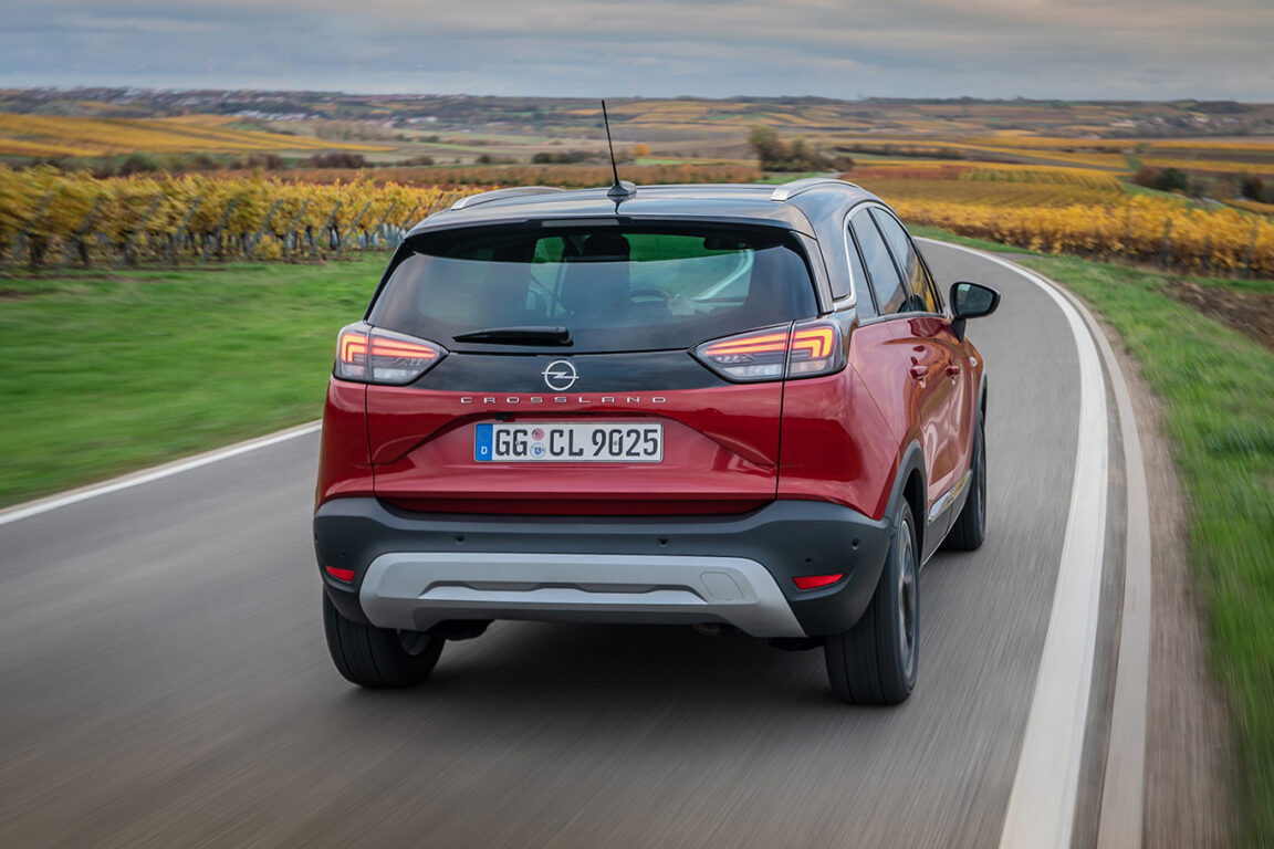 Opel’in yeni marka imajı yepyeni Crossland ile birlikte tanıtıldı