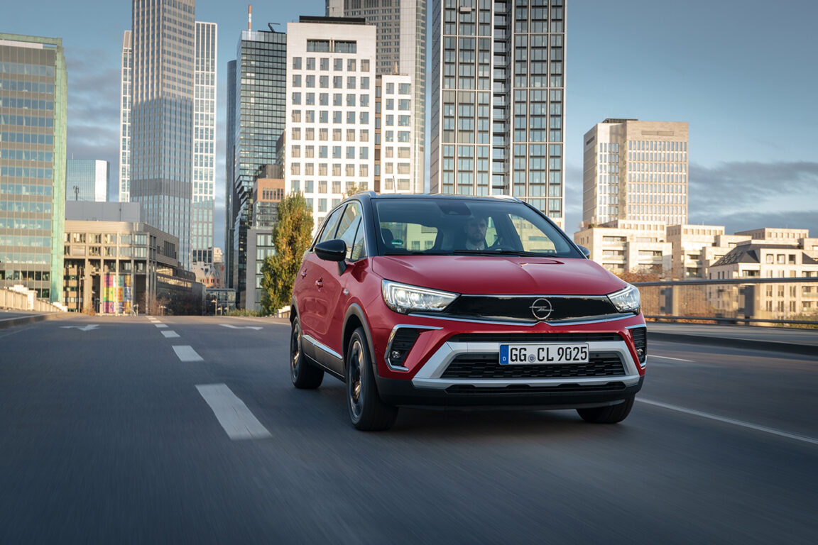Opel’in yeni marka imajı yepyeni Crossland ile birlikte tanıtıldı