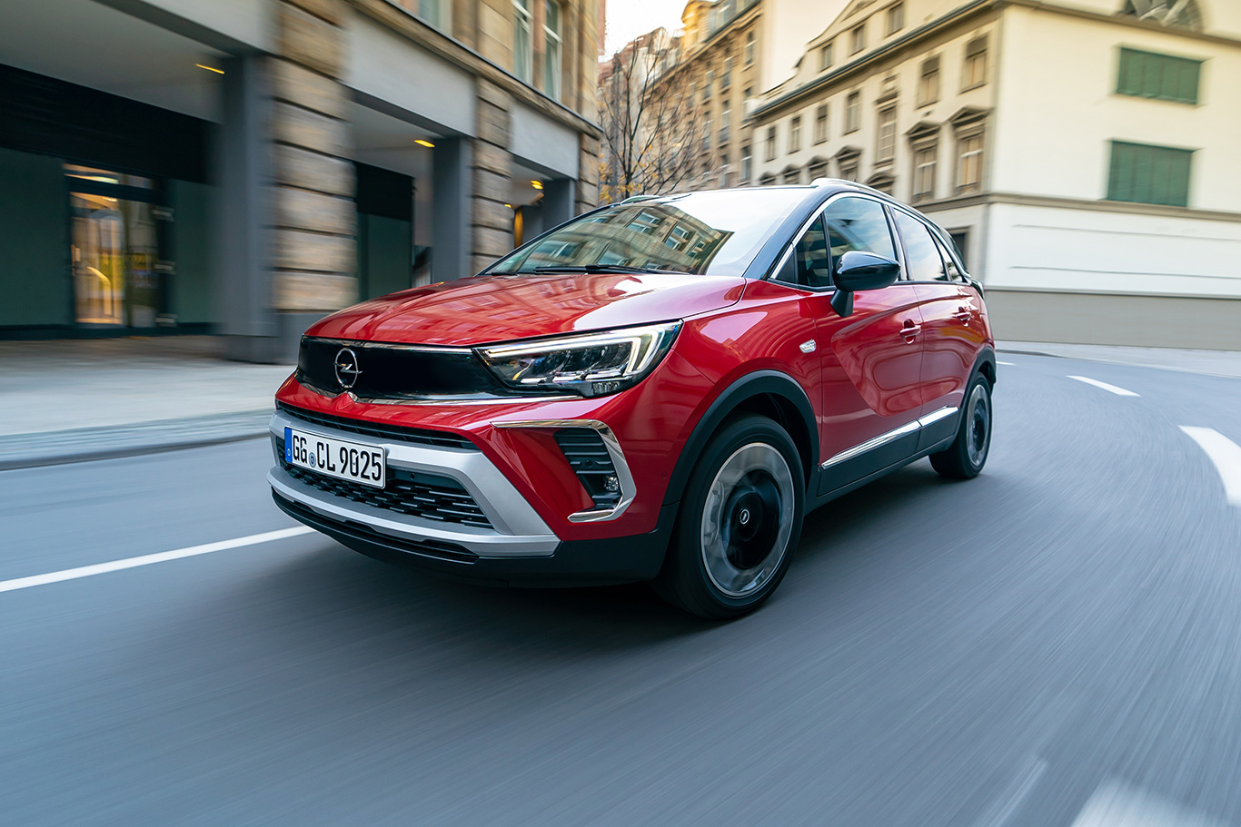 Opel'in yeni marka imajı yepyeni Crossland ile birlikte tanıtıldı