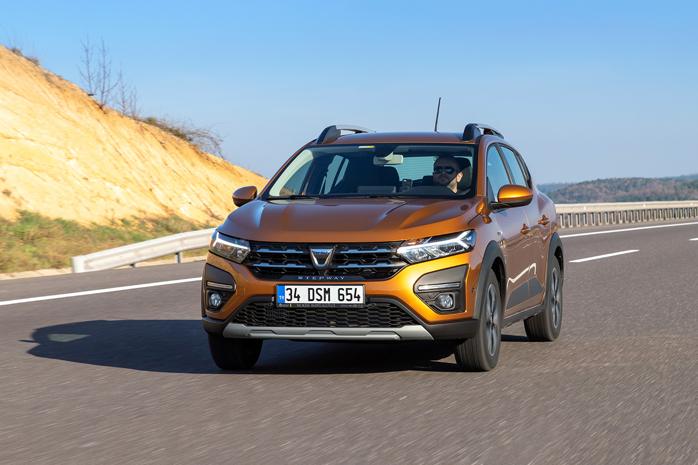 Yeni Dacia Sandero ve Sandero Stepway 134 bin 900 TL'den başlayan fiyatlarla satışa sunuldu