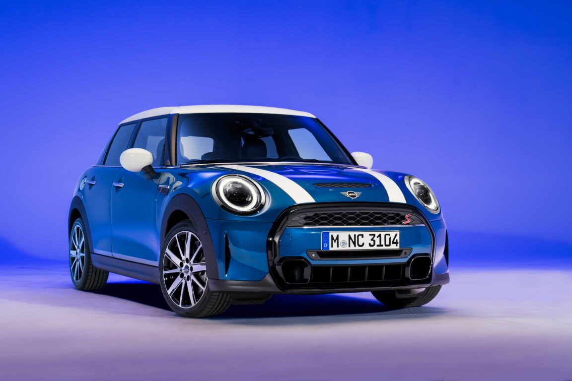 MINI, 3 Kapı, MINI 5 Kapı ve MINI Cabrio modellerini kapsamlı olarak yeniledi
