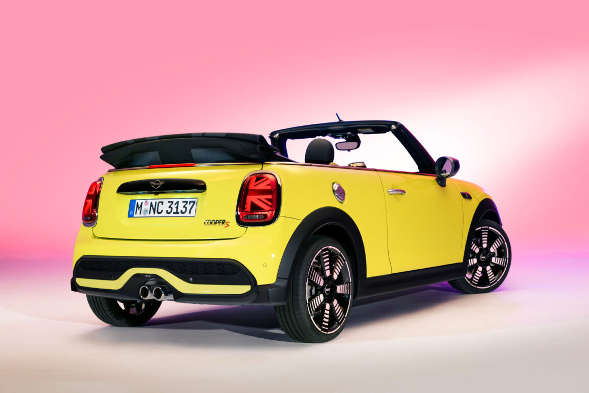 MINI, 3 Kapı, MINI 5 Kapı ve MINI Cabrio modellerini kapsamlı olarak yeniledi