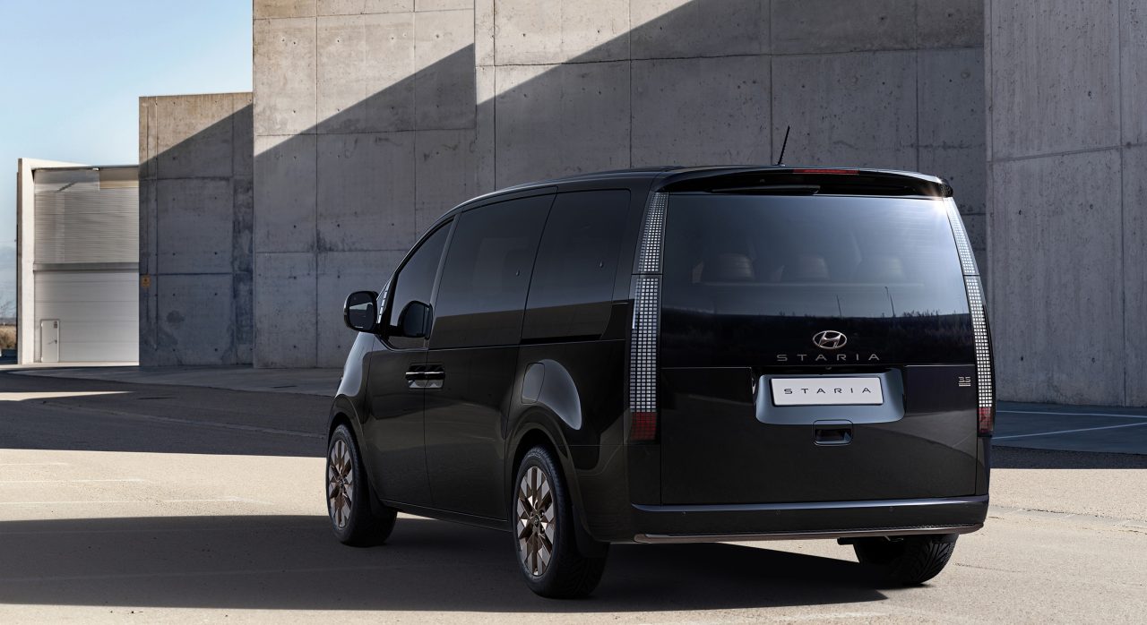 Hyundai, yeni ve modern tasarıma sahip MPV modeli Staria’yı tanıttı