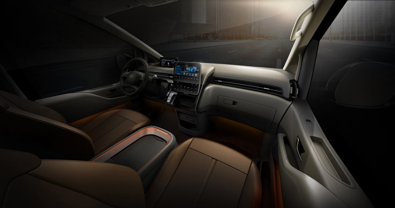 Hyundai, yeni ve modern tasarıma sahip MPV modeli Staria’yı tanıttı