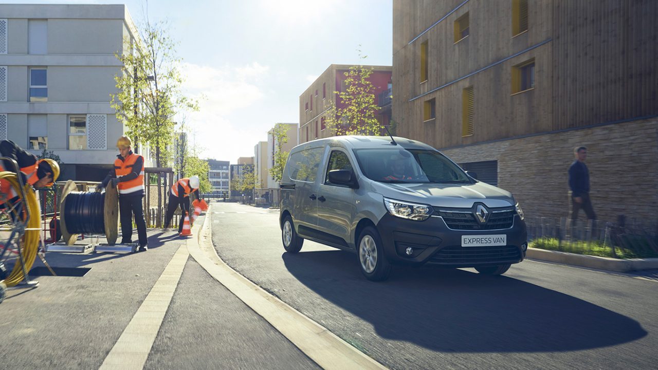 Renault yeni hafif ticari modellerini tanıttı