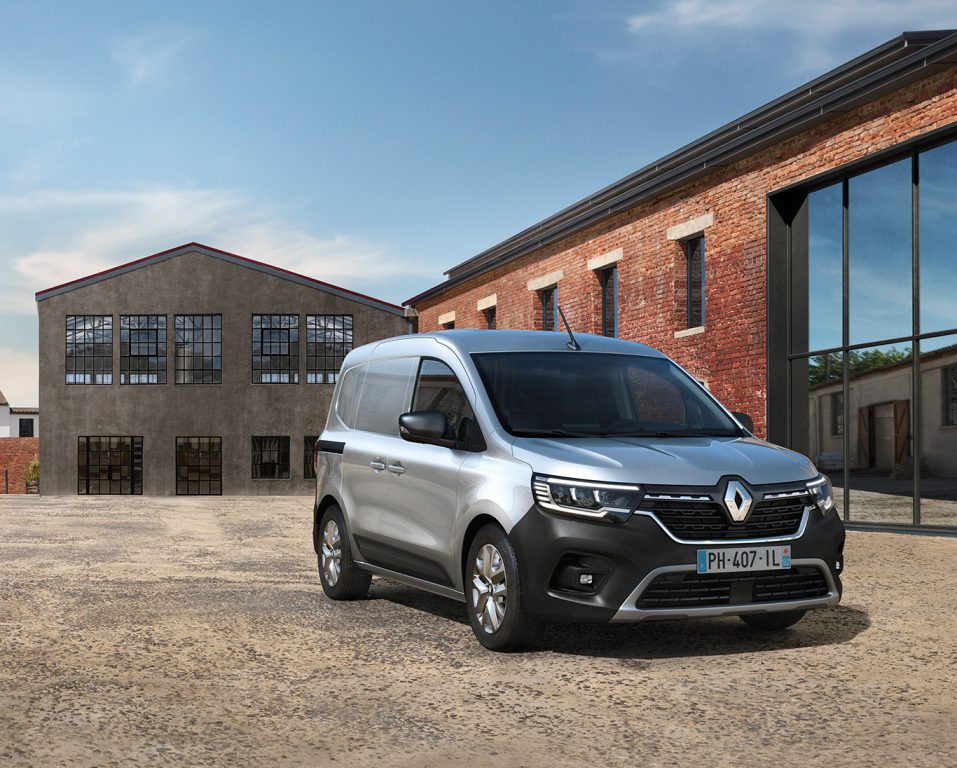 Renault yeni hafif ticari modellerini tanıttı