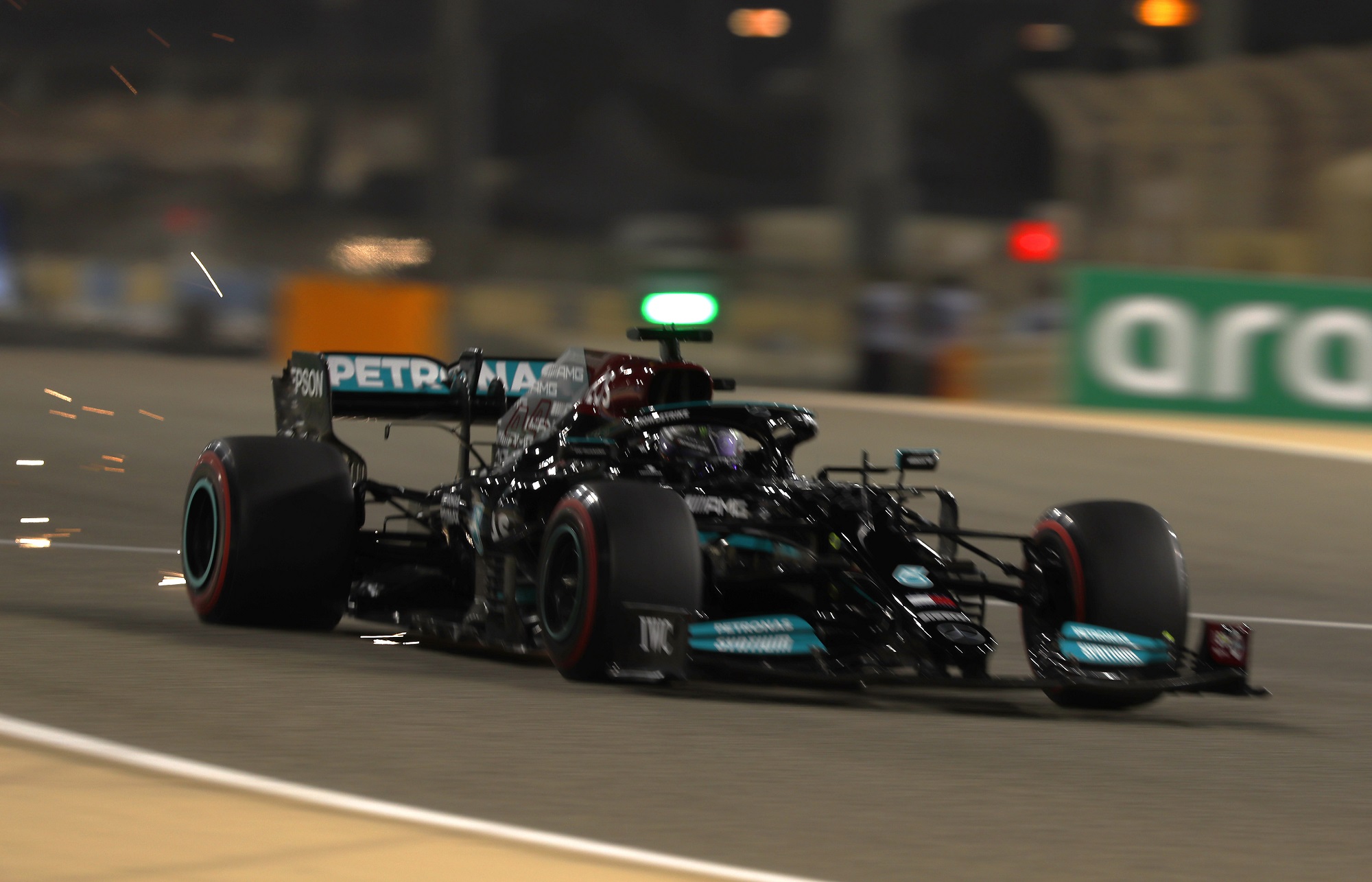 Mercedes-AMG Petronas, 2021’in ilk yarışına Lewis Hamilton’ın zaferi ile başladı