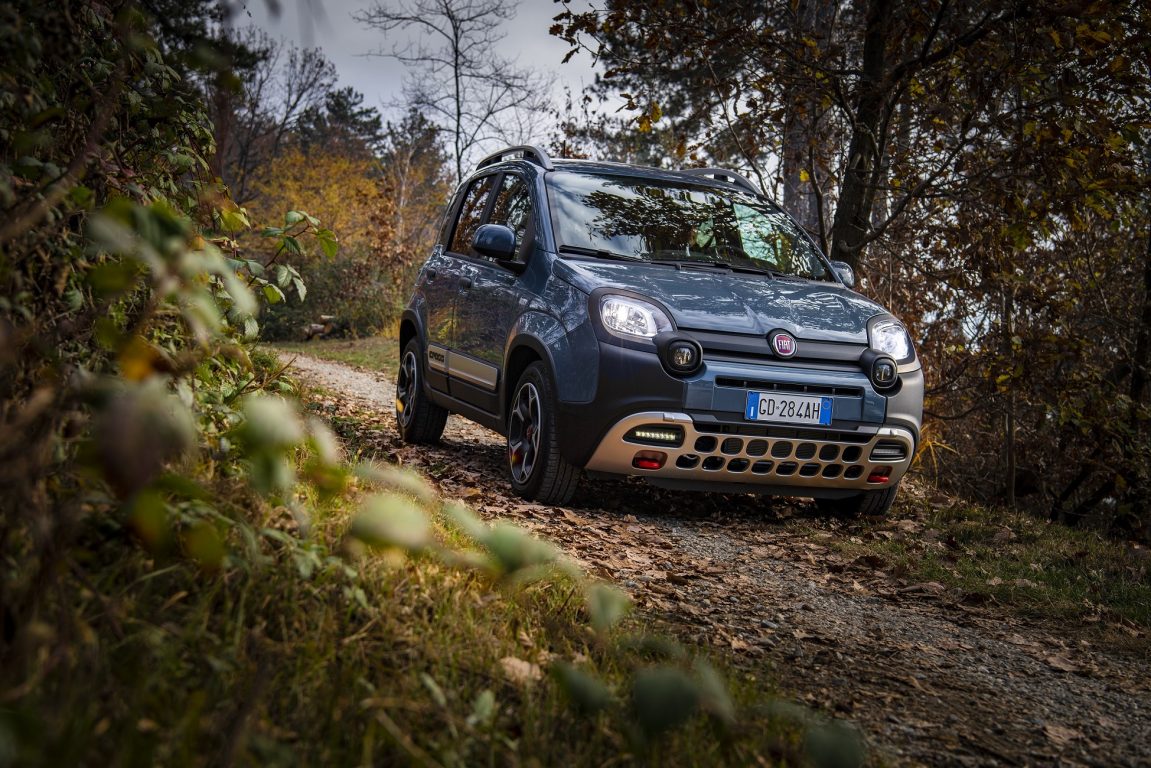 Fiat Panda hibrit ve yenilenen versiyonları ile ülkemizde satışa sunuldu