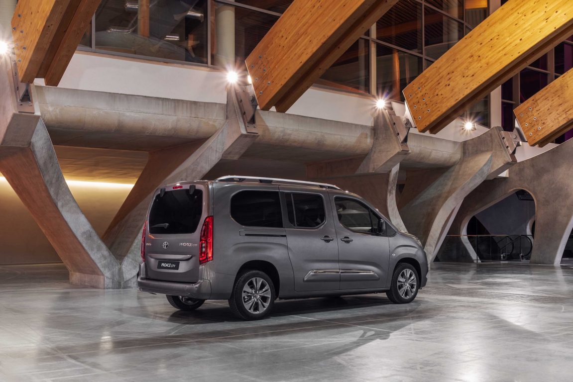 Toyota Proace City ile kompakt hafif ticari algınız değişiyor