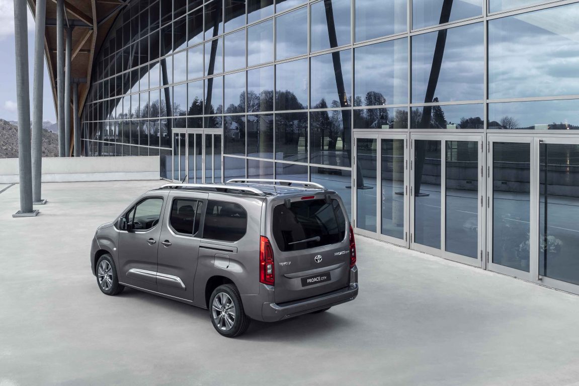 Toyota Proace City ile kompakt hafif ticari algınız değişiyor