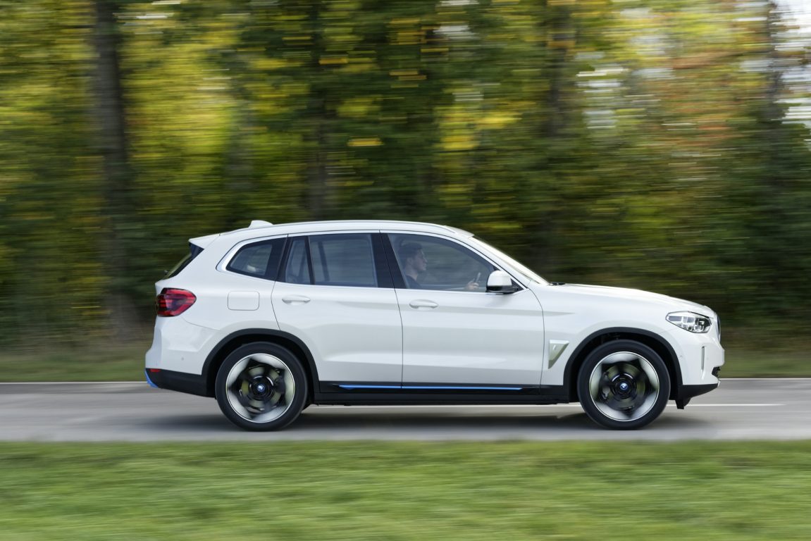 Tamamen elektrikli BMW iX3, 950 bin TL’den satışa sunuldu