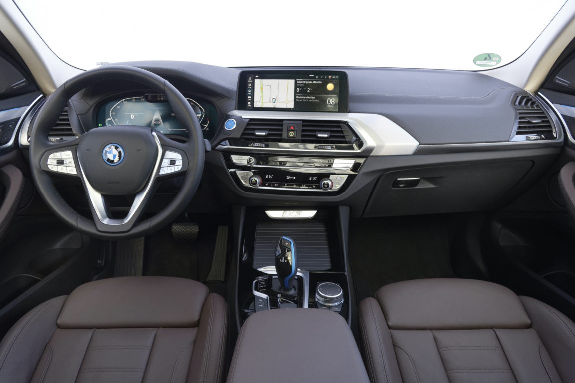 Tamamen elektrikli BMW iX3, 950 bin TL’den satışa sunuldu