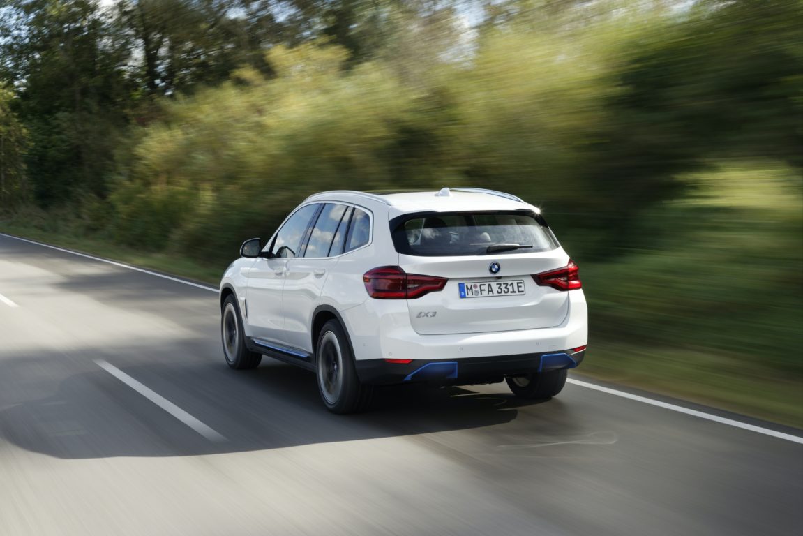 Tamamen elektrikli BMW iX3, 950 bin TL’den satışa sunuldu