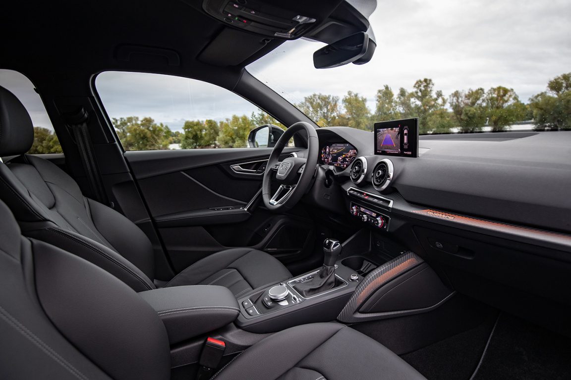 Audi’nin dört yıl önce pazara sunduğu ve Q model ailesinin en küçüğü olan Q2 yenilendi