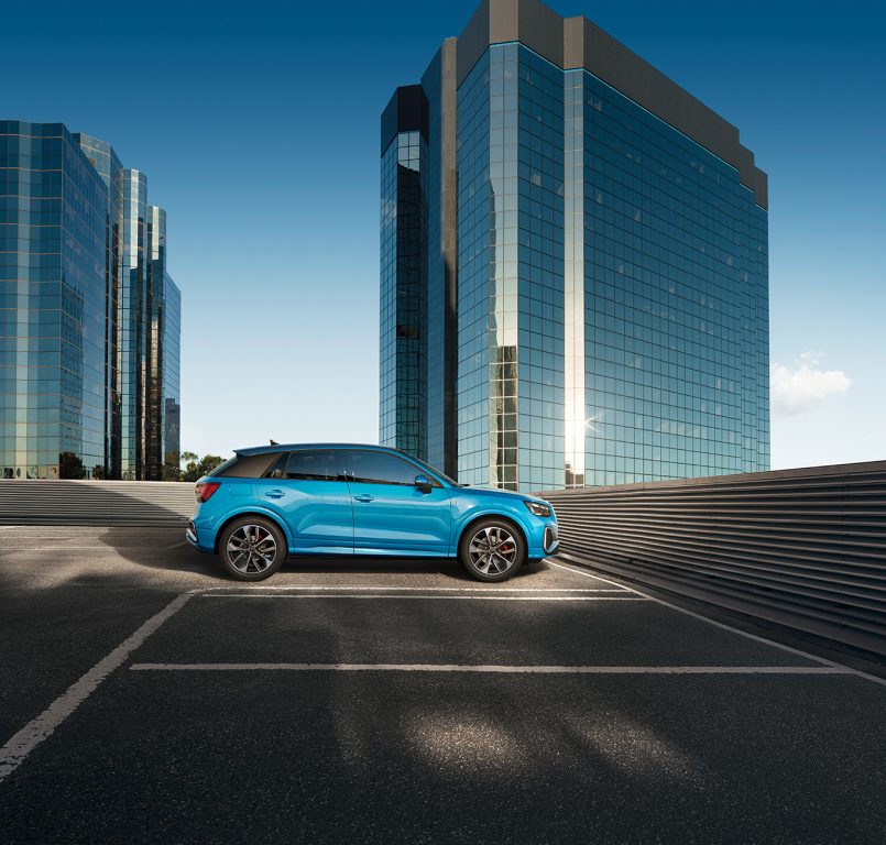 Audi’nin dört yıl önce pazara sunduğu ve Q model ailesinin en küçüğü olan Q2 yenilendi