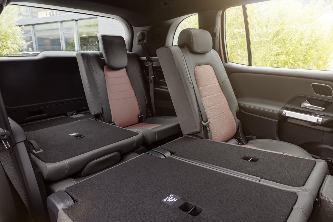 Mercedes, tamamen elektrikli yeni EQB modelini tanıttı