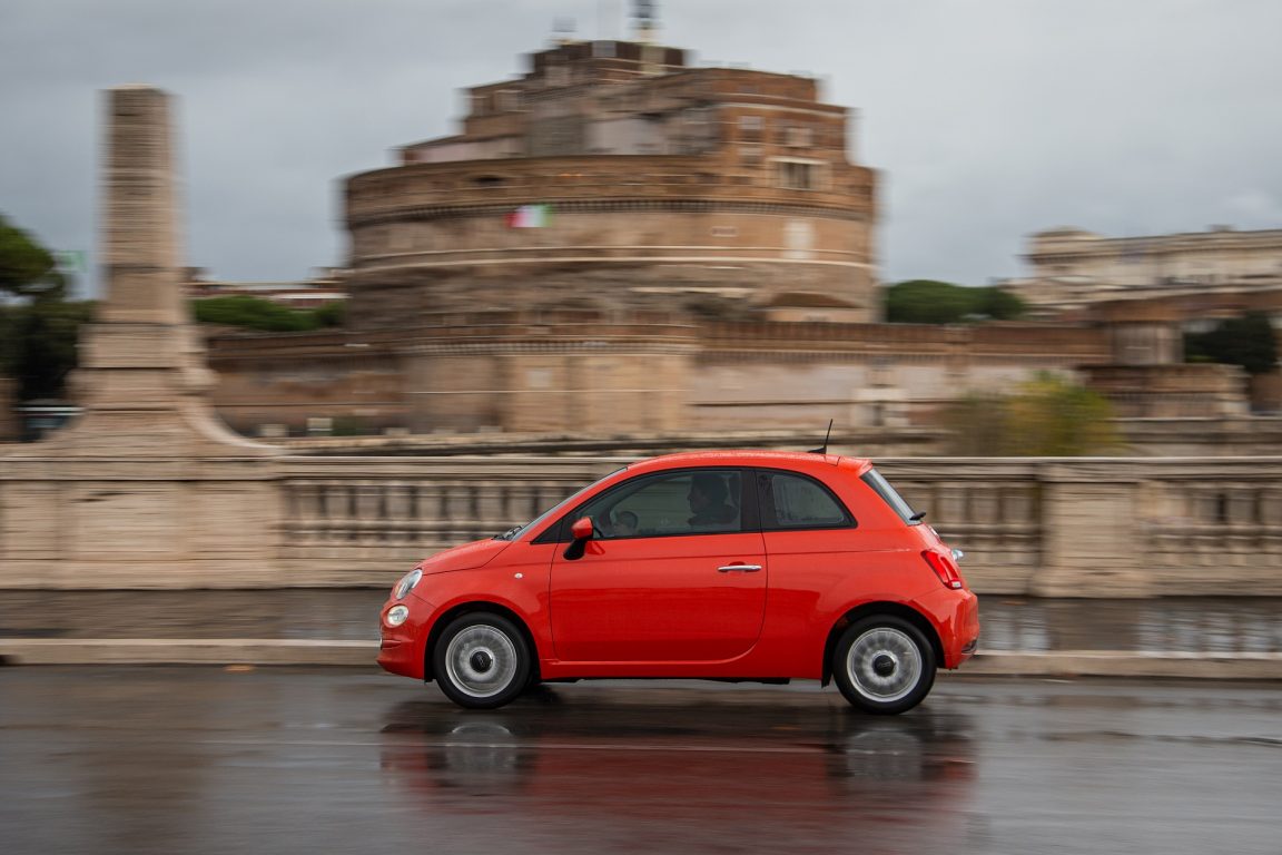Fiat 500 Hibrit satışa sunuldu. İşte fiyatı!