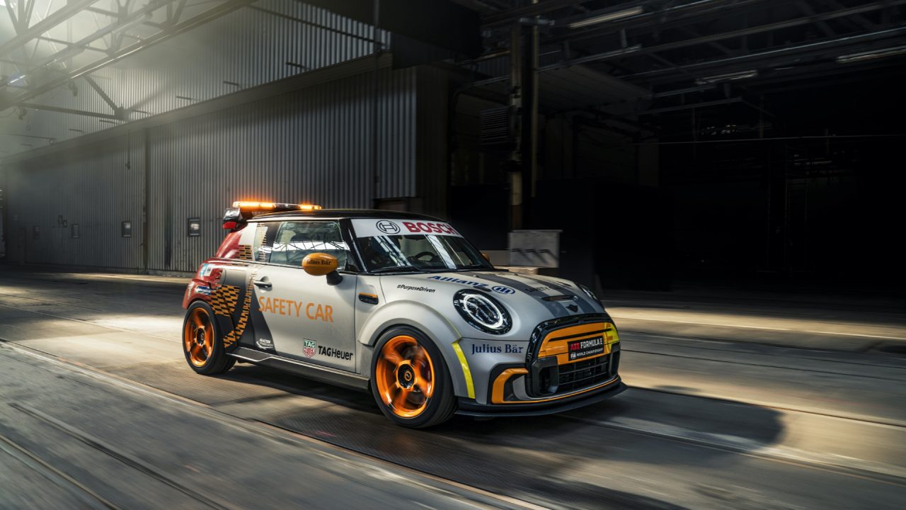 MINI ELECTRIC Pacesetter, Formula E’nin güvenlik aracı oldu