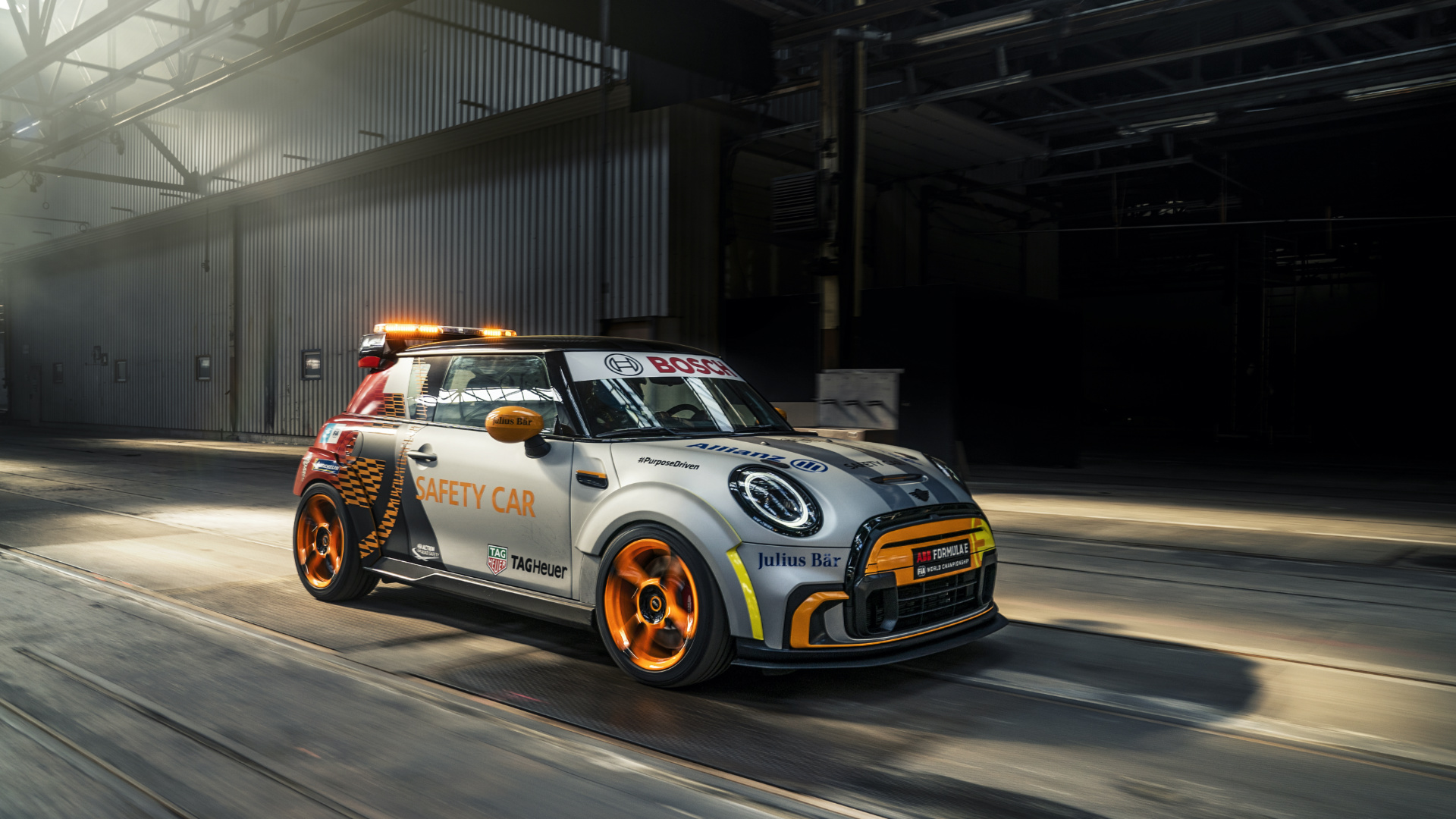 MINI ELECTRIC Pacesetter, Formula E'nin güvenlik aracı oldu