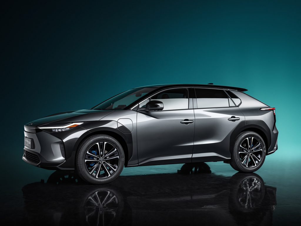 Toyota bZ4X modelinin konsept versiyonunu gösterdi