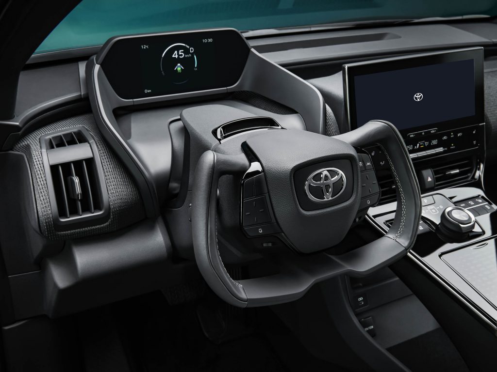 Toyota bZ4X modelinin konsept versiyonunu gösterdi