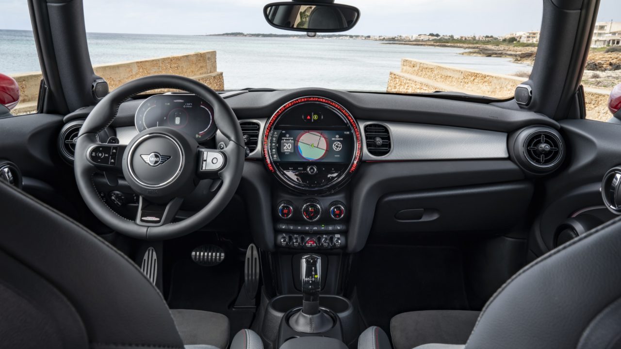 MINI John Cooper Works Yüksek Performansı Konforlu Sürüşle Birleştiriyor